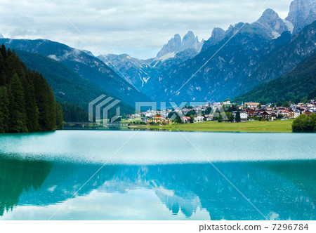 Alpine summer lake view 7296784