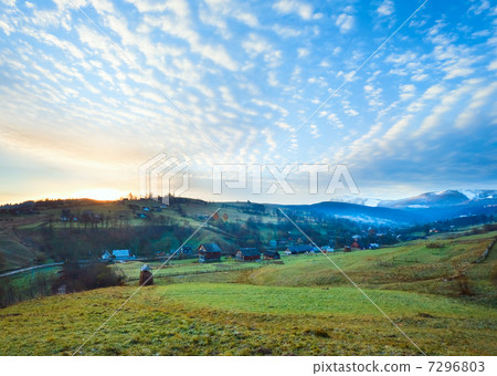 Daybreak in mountain Daybreak in mountain 7296803