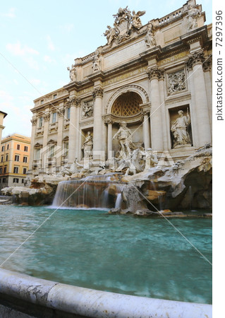 Trevi fountain 7297396