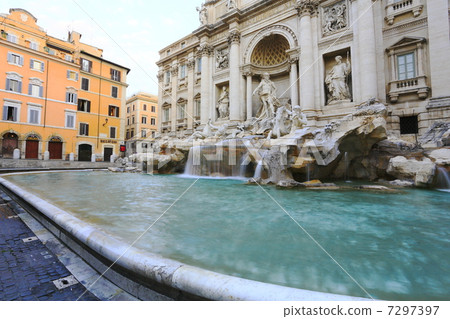 Trevi fountain 7297397
