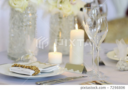Empty place card on the festive table Empty place card on the festive table 7298806