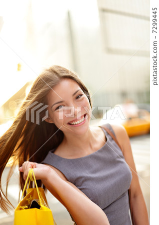 Shopping woman in New York City 7299445