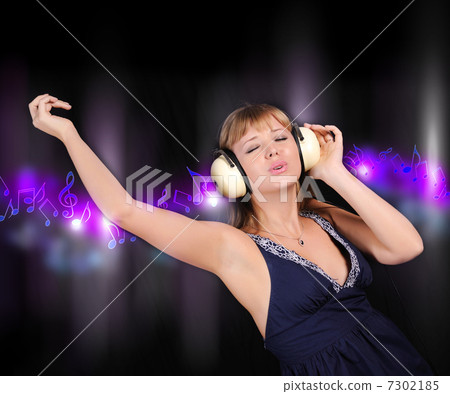 girl having fun 7302185