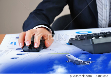Charts, diagrams, documents on the desktop 7304084