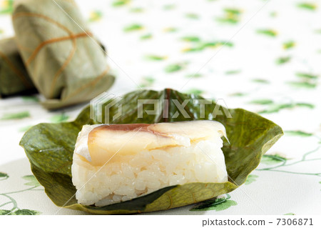 Mackerel persimmon leaf sushi 7306871