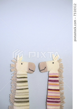 Hand made yarn horse 7310312