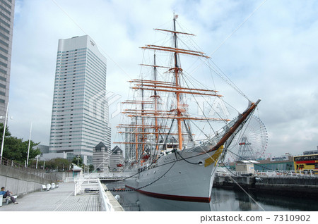 Japan Maru and Yokohama Landmark Tower Japan Maru and Yokohama Landmark Tower 7310902