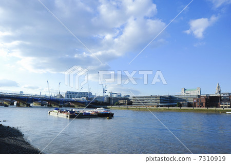 Millennium Bridge and St. Paul's Cathedral Millennium Bridge and St. Paul's Cathedral 7310919