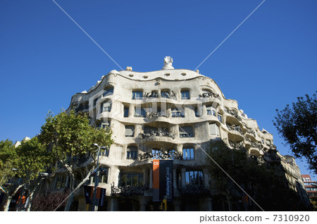 Casa Mila Casa Mila 7310920