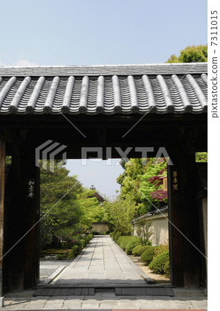 The gate of Daitokuji Yoshiunin 7311015