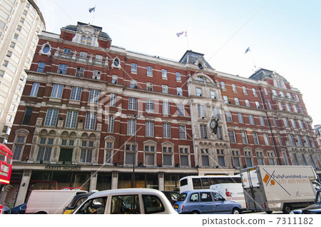 Department store in London 7311182