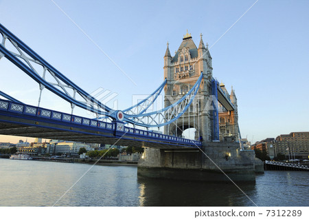  Tower Bridge 7312289