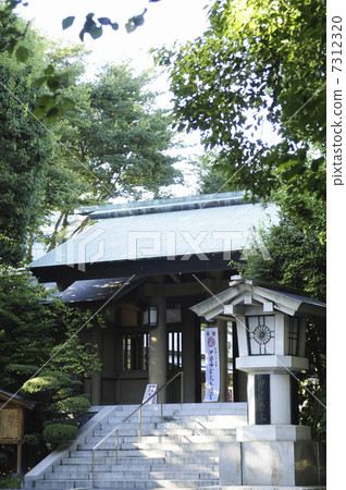 多哥神社的Sanmon門 多哥神社的Sanmon門 7312320