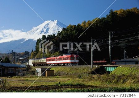 Fujikyu Line and Mt. Fuji Fujikyu Line and Mt. Fuji 7312844