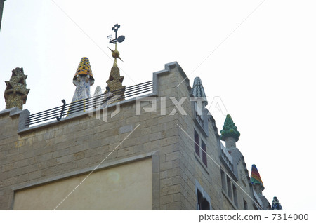 Roof of Guell's house 7314000