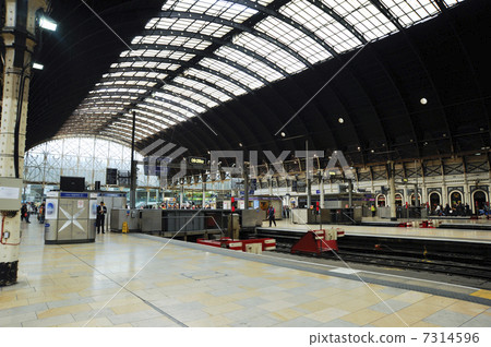 Paddington station premises 7314596