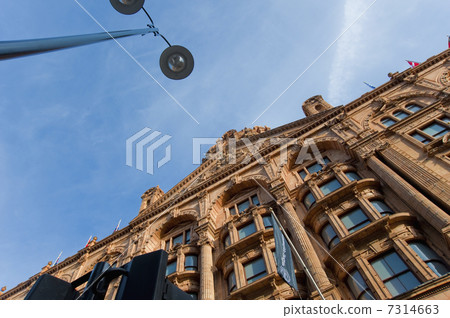 Luxury department store in London 7314663
