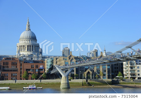 Millennium Bridge and St. Paul's Cathedral Millennium Bridge and St. Paul's Cathedral 7315004