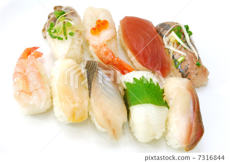 Assorted delicious sushi 7316844