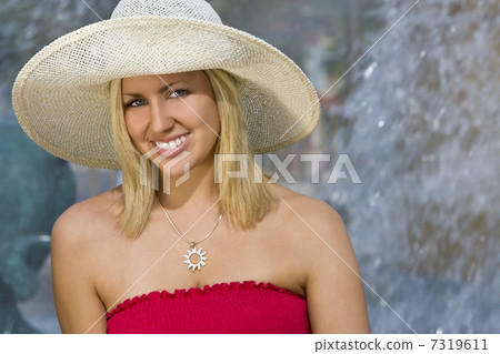 Cool Summer Beauty 7319611