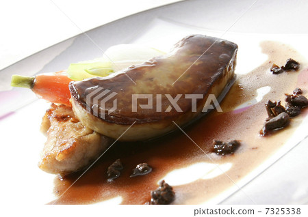Seasoned hamburger steak Seasoned hamburger steak 7325338