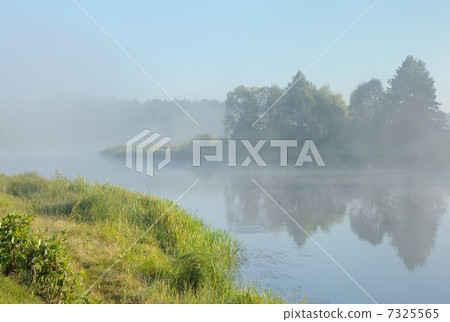 River mist River mist 7325565