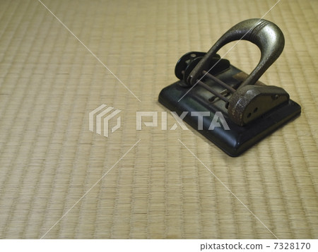 Old drilling punch 7328170