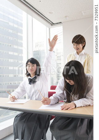 Learning cram school class scene Junior high school students and lecturers Learning cram school class scene Junior high school students and lecturers 7329951