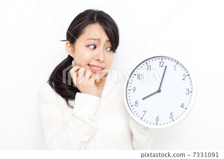 一個女人帶著手錶 一個女人帶著手錶 7331091