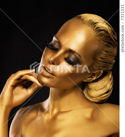 Stage. Theater. Luxurious Woman in her Dreams. Golden Color. Jewelry 7331331