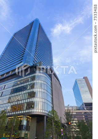 盛大前面大阪晚上視圖 7333488