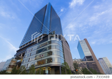 盛大前面大阪晚上視圖 7333489