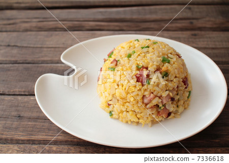 培根丁蔬菜炒飯 - 自製炒飯 培根丁蔬菜炒飯 - 自製炒飯 7336618