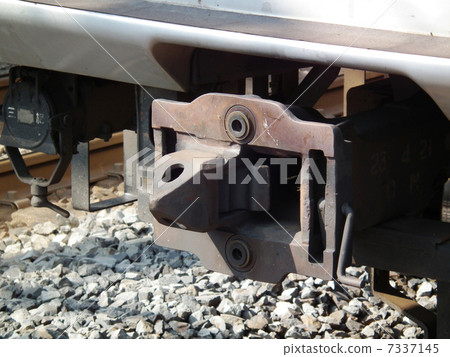 Coupling device Coupling device 7337145