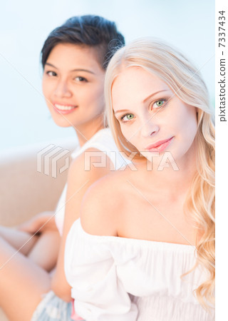 Tenderness 7337434