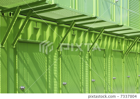 街角的出租後備箱 7337804