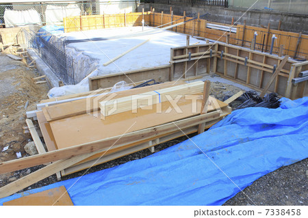 獨立式住宅的基礎工作 7338458