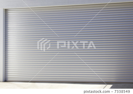 豪華住宅車庫快門 7338549