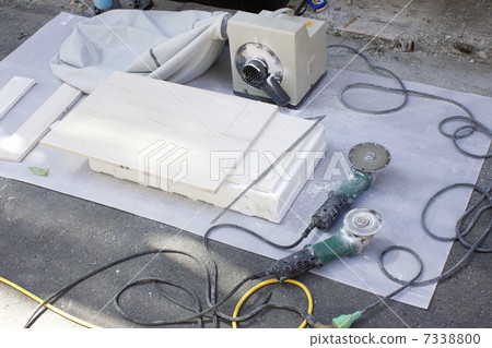 Thunder and dust suction machine for interior construction 7338800