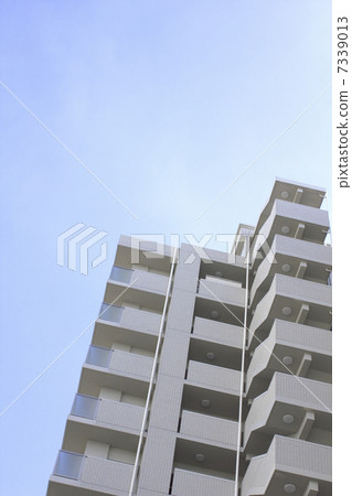Exterior wall of apartment and blue sky 7339013