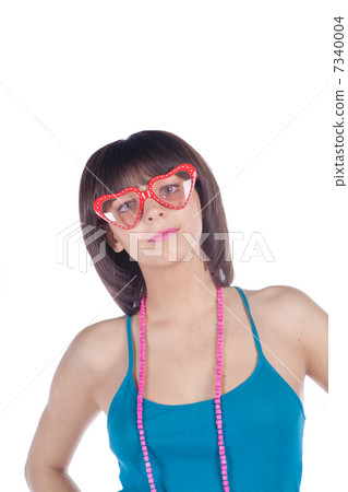 smiling girl wearing sunglasses smiling girl wearing sunglasses 7340004