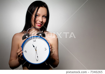 showing the time 7340265