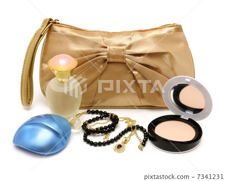Handbag, perfume, powder, necklace 7341231