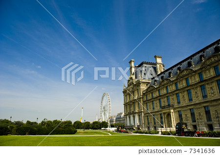 The Louvre 7341636