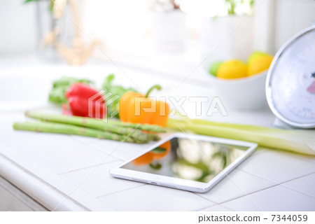 Kitchen with tablet 7344059