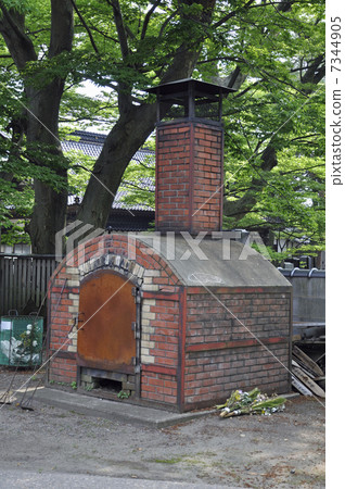 坂田和焚化爐在初夏 7344905