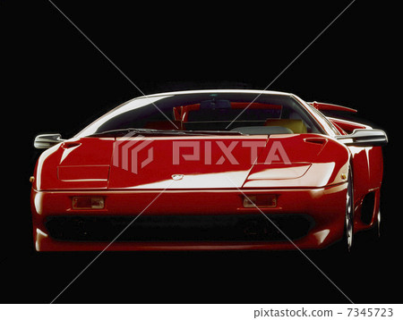 紅色超級汽車正面圖採取與黑色後面 紅色超級汽車正面圖採取與黑色後面 7345723