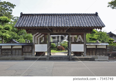 Sakata · Izumi temple gates in early summer 7345749