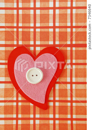 Heart shaped quilt and button 7346640