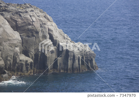 Cliff wall 7347970